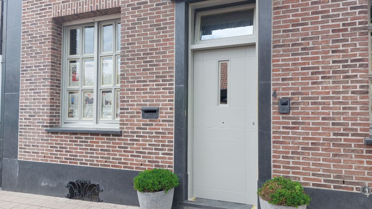 Lakwerken op deuren en ramen